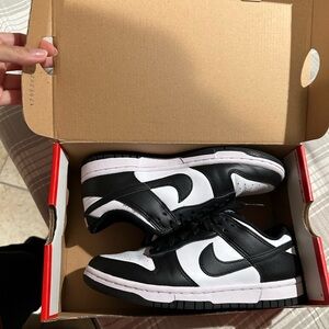 Nike Dunk Low BLK/WHT Panda Ladies size 7
